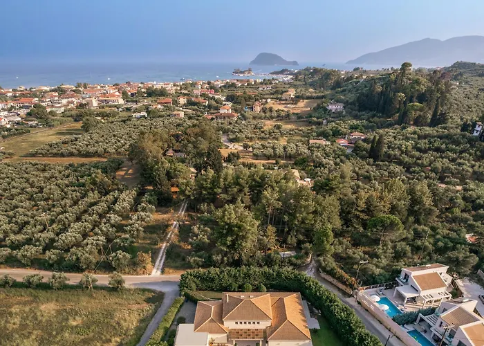 La Curva Willa Laganas