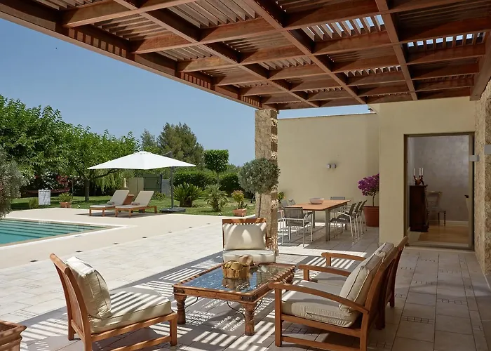 Willa La Curva Laganas